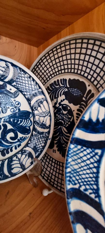 Antike Wandteller und Topf / deckelvase aus Keramik aus Rumänien in Aachen