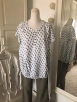 Edle Bluse von Gina in Größe 50 neu Nordrhein-Westfalen - Kamen Vorschau
