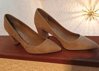 Calvin Klein Pumps beige Gr.38 Bayern - Straubing Vorschau