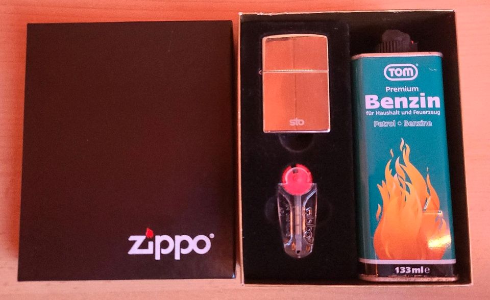 Zippo Benzinfeuerzeug Geschenkbox in Mertingen