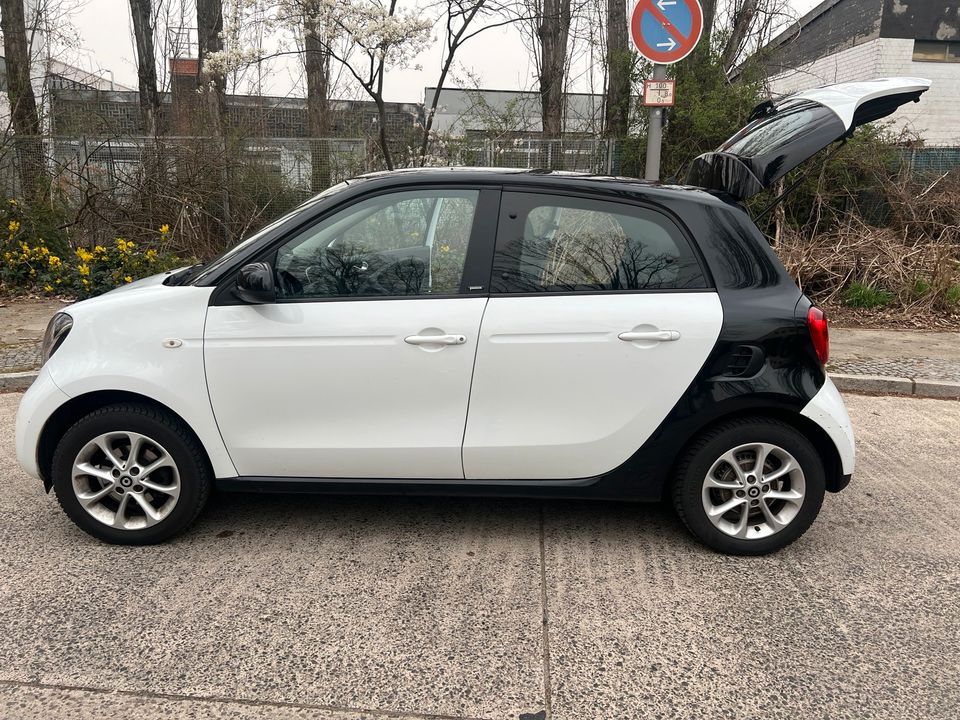 Smart ForFour TÜV Neu bis März 2026 in Berlin