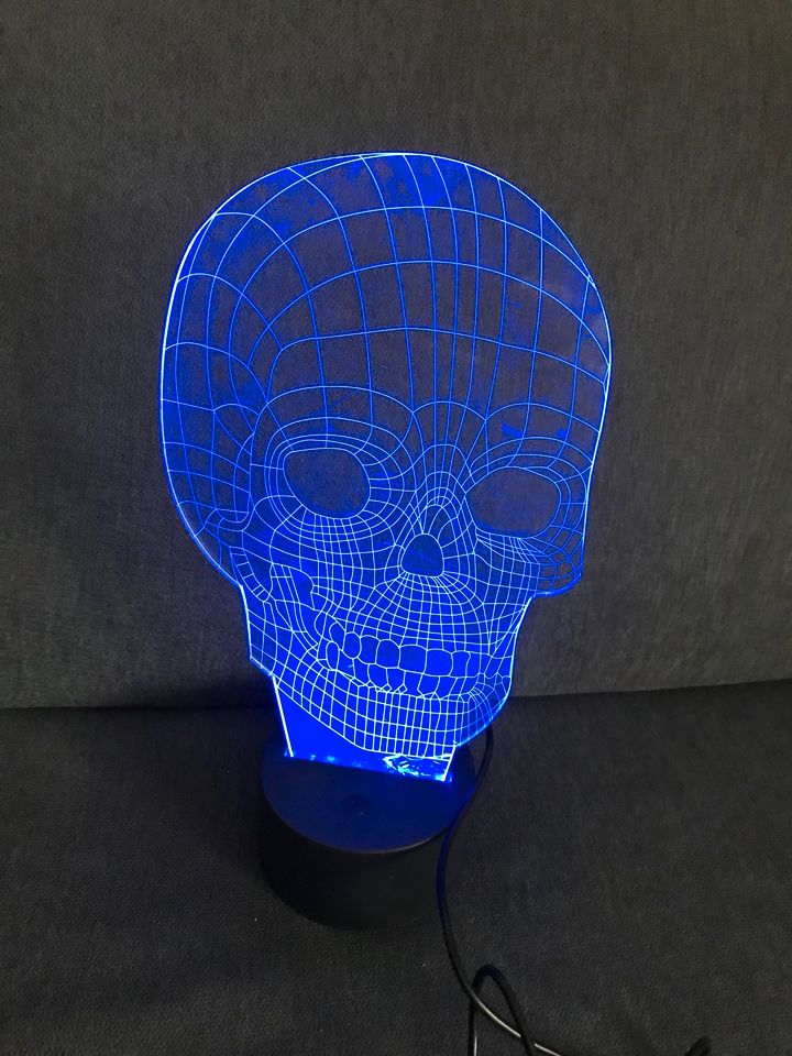 3D Totenkopf-Lampe (USB/Acryl/Farbwechsel) in Nideggen / Düren