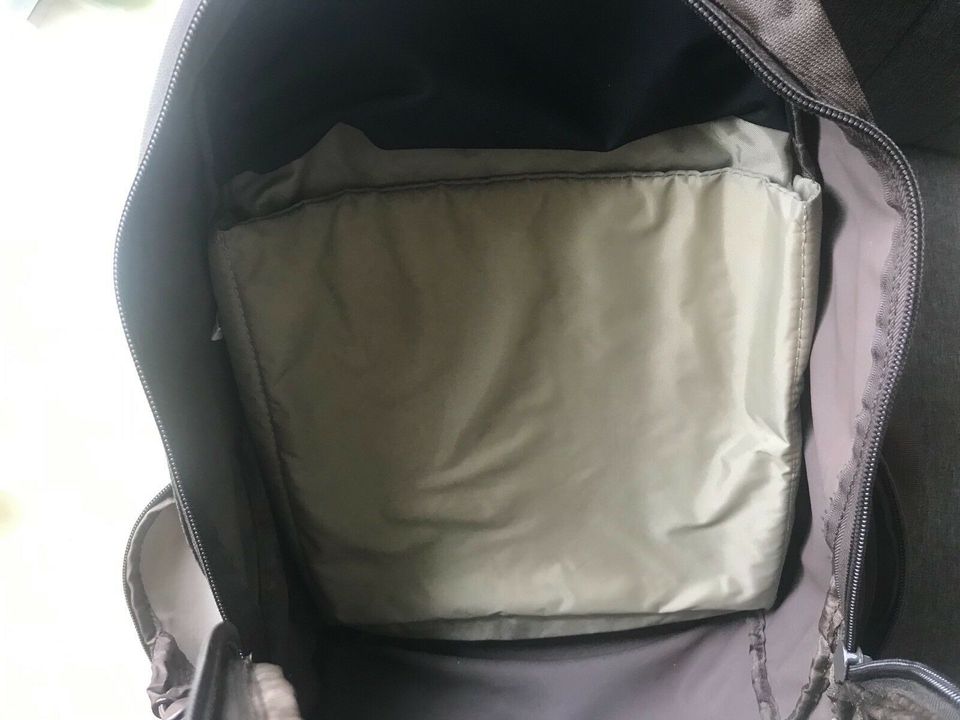 Schulrucksack Dakine, groß in Lindlar