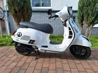 Vespa / GTS 300 /  Supersport / black & white Hessen - Kaufungen Vorschau