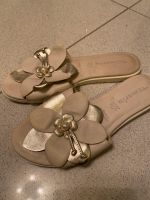 Tamaris Schlappen Schuhe Sandalen Creme Gr. 39 Bayern - Schwabach Vorschau