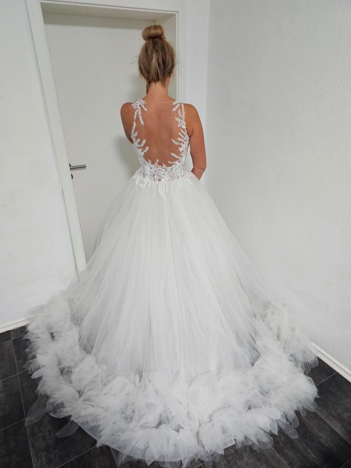 NEU Brautkleid, Hochzeitskleid von Pronovias Barcelona Prinzessin in Oberhausen