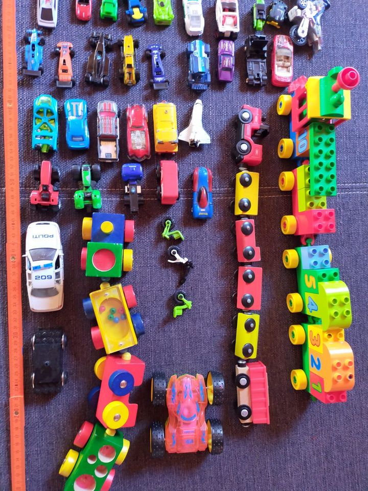 Klein-Spielzeugauto Modell in Memmingen