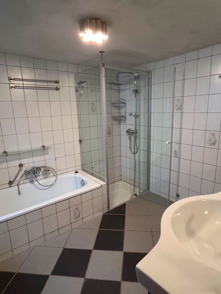 Wohnhaus mit Werkstatt & Hausbar, modernisiert, Maklerfrei! in Eutingen