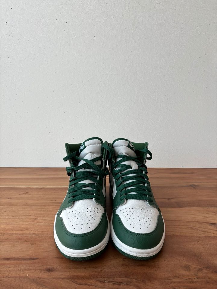 Nike Air Jordan 1 Retro High OG Gorge Green in München