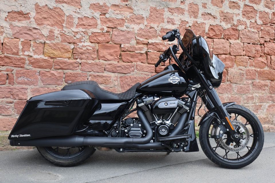 Harley Davidson Street Glide 114 Kesstech Spec. Bagger Road Apple in Otzberg