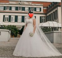 Brautkleid mit einer sehr langem Schleier (Duvak) Nordrhein-Westfalen - Recklinghausen Vorschau