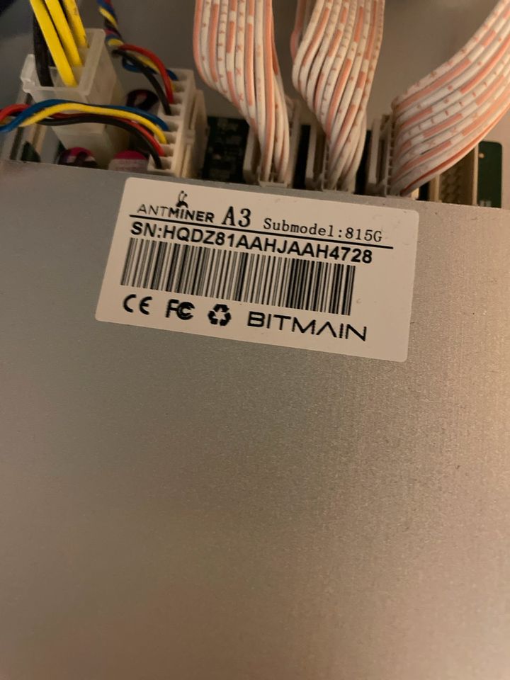 Antminer Bitmain A3 815 GHZ Miner Coins in Bünde