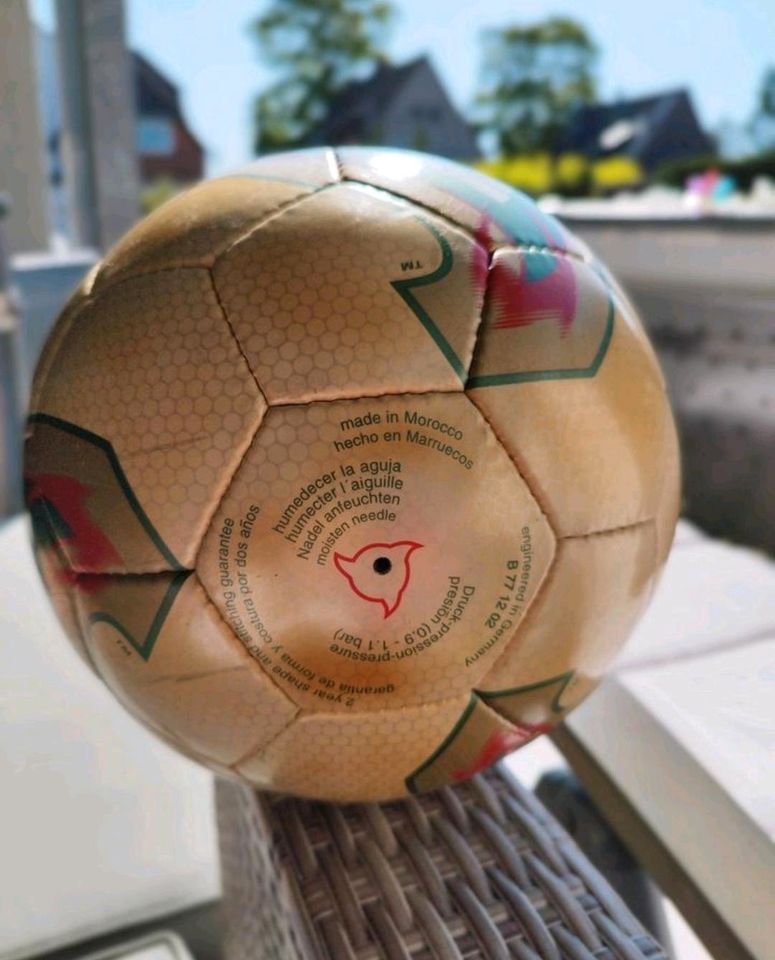 OMB Adidas Fevernova 202.G2H  WM 2002 Official Match Ball in Oer-Erkenschwick