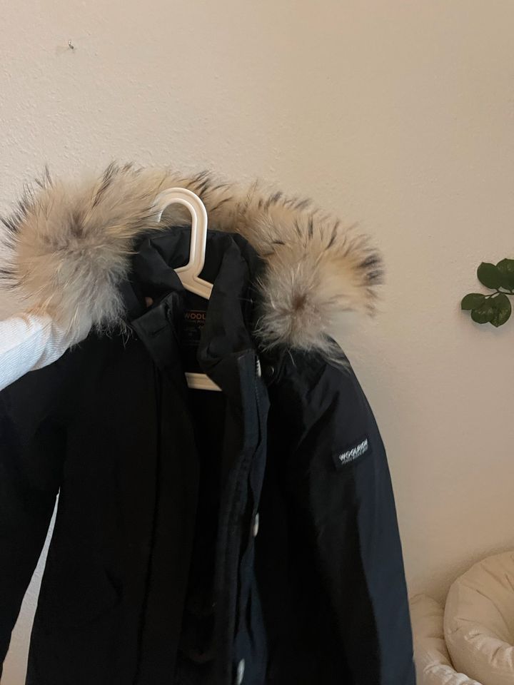 Woolrich Winterjacke Parka schwarz Gr. 34 in Köln