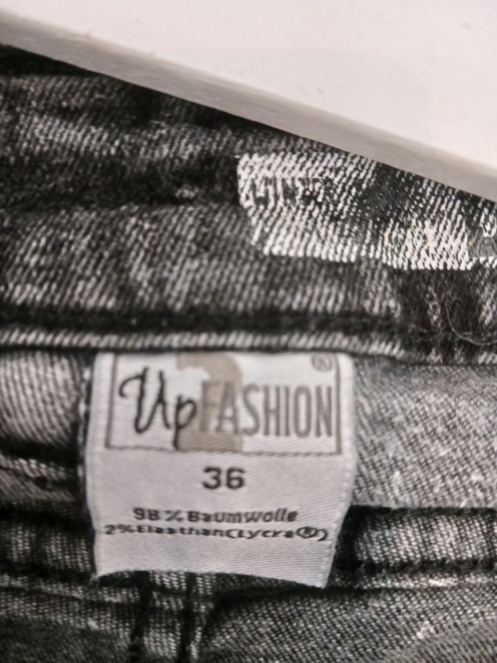 Jeans Gr. 36 in Heiligenhafen 