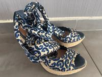 UGG Damen Schuhe 39 Sandalen Plateau blau Hessen - Petersberg Vorschau