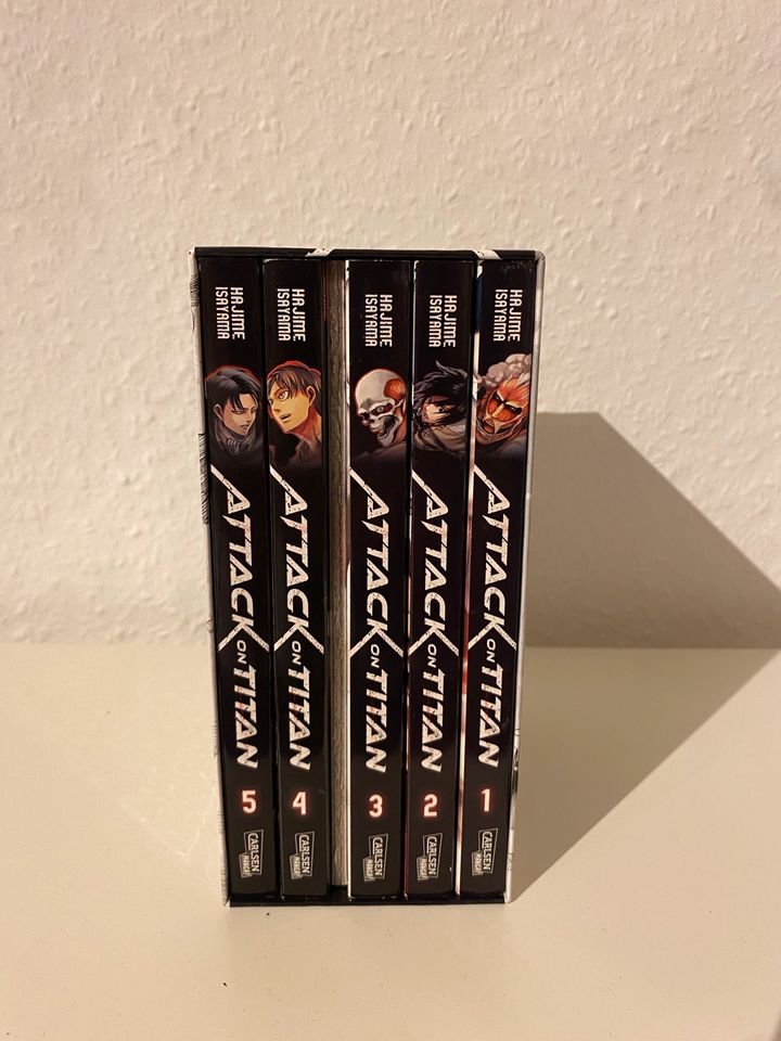 Attack on Titan Manga Band 1-5 in Nieder-Olm