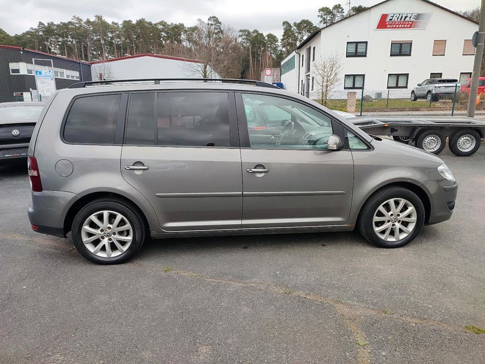 7 Sitz VW Touran 2008 1,4 TFSI 140 ps Winter Sommer TÜV in Nürnberg (Mittelfr)