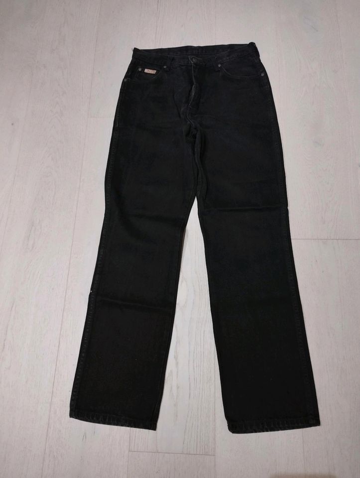 Wrangler Herren Jeans schwarz Gr. 33/34 in Monschau