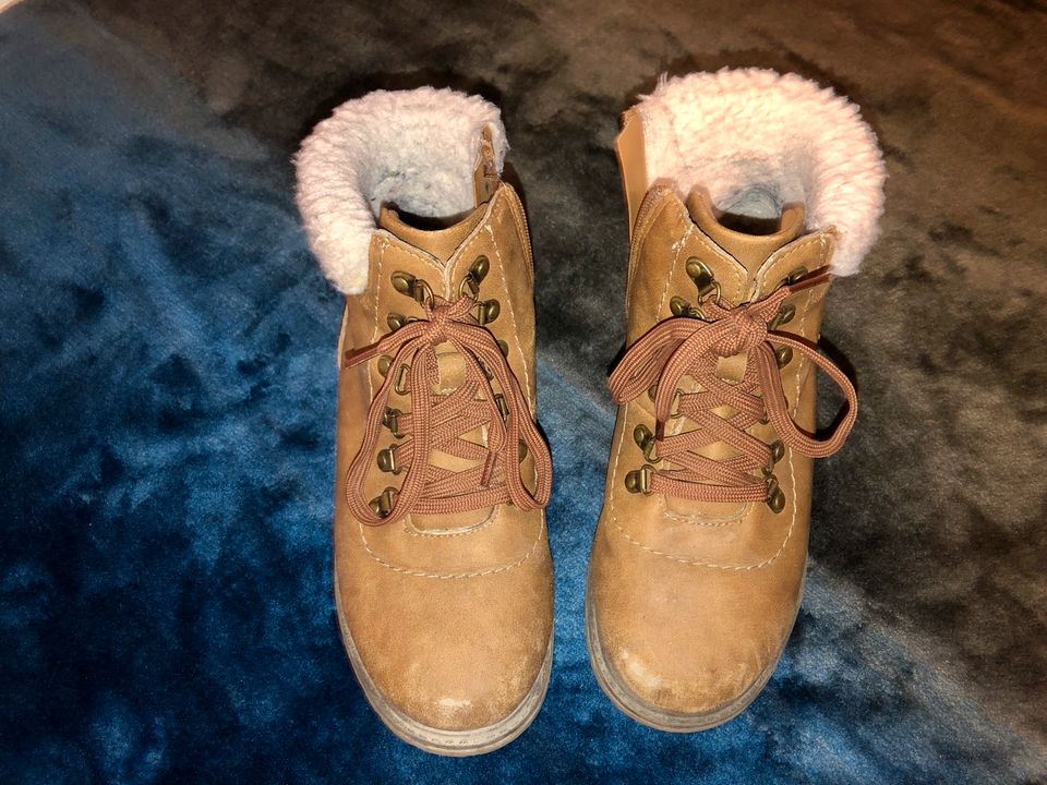 Gefütterte Kinder-Winterstiefel, hellbraun, Gr. 34, schön warm! in Bayern -  Durach | Gebrauchte Kinderschuhe Größe 34 kaufen | eBay Kleinanzeigen ist  jetzt Kleinanzeigen