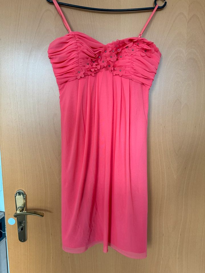 Esprit Cocktailkleid pink Korall Blumen Glitzer Gr. S in Erfurt