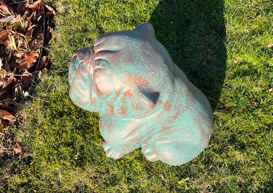 Bulldog 40cm Zement Beton Bali Garten Hund Gartenfigur Teichfigur in Essen