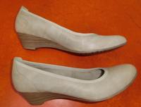 Tamaris Pumps / Damenschuhe Gr. 40 mit Keilabsatz 35,- Sachsen - Hoyerswerda Vorschau