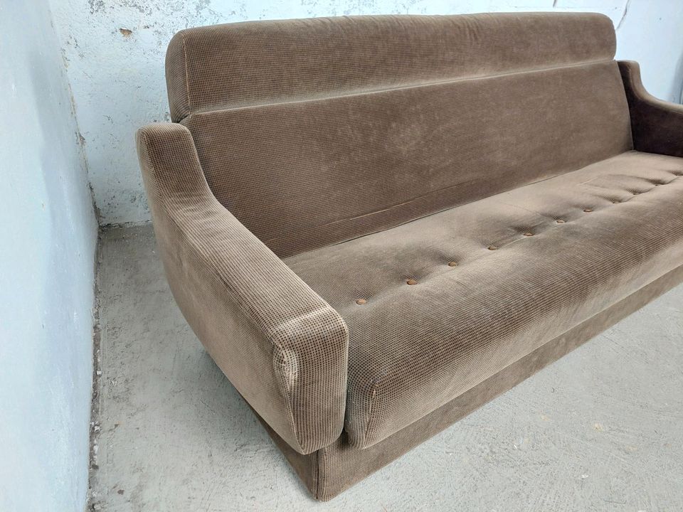 Vintage Couch Schlafsofa Polstermöbel 60er 70er DDR Retro in Berlin