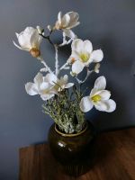 ABELLA Flora künstliches Gesteck Magnolien beschneit Keramikvase Sachsen - Rötha Vorschau