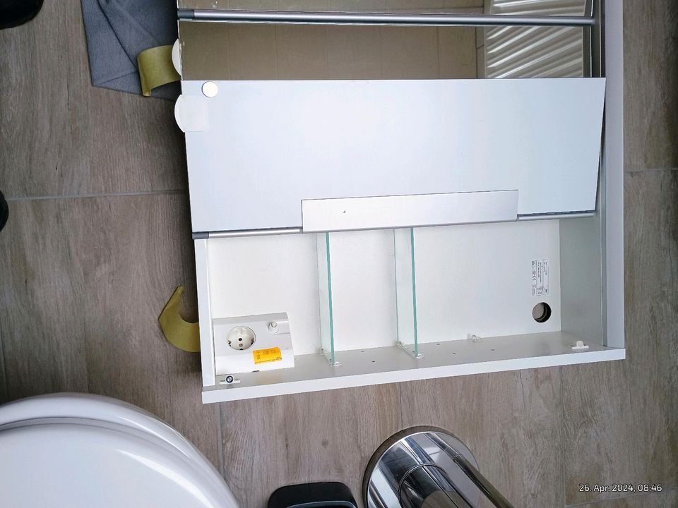 Badezimmerspiegel Schrank in Wesel
