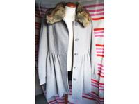 Jacke Kurz-Mantel Webpelz Fell Kragen hell grau Gr.40-42-44 Hessen - Maintal Vorschau