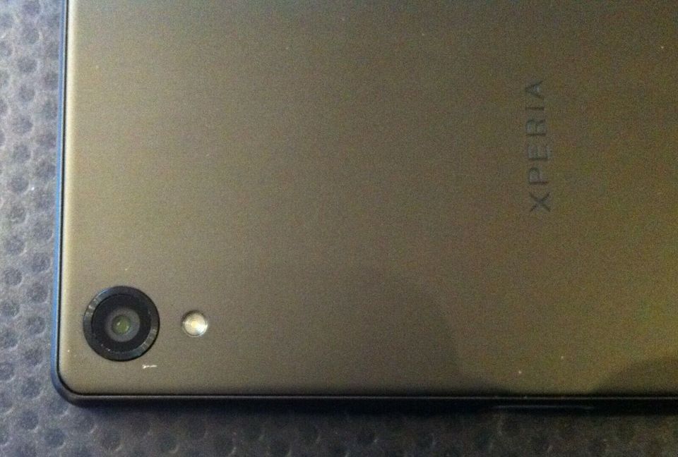 Handy Sony Xperia X - mit 32 GB int. Speicher - Schwarz - mit NFC in Rottach-Egern