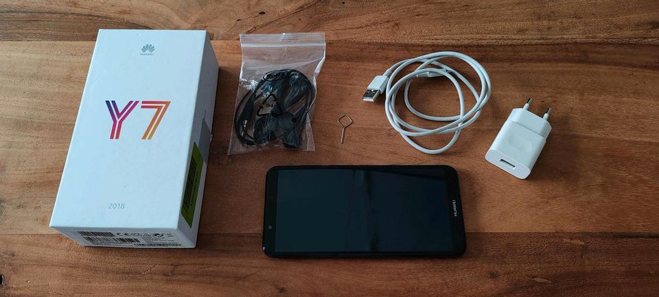 Huawei Y7 2018 LDN-L21 Blue Smartphone Handy in Havixbeck