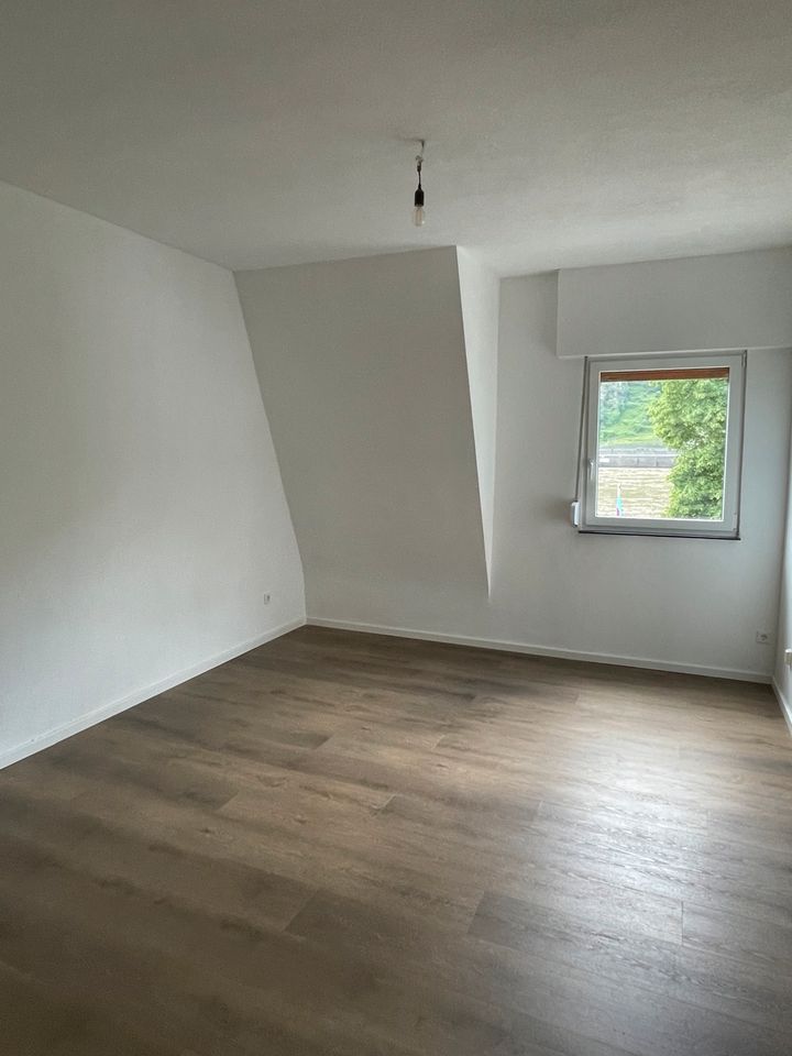 3-Zimmer Wohnung mit Rheinblick in Kestert