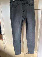 Vero Moda Jeans Gr.M/32 Nordrhein-Westfalen - Altena Vorschau