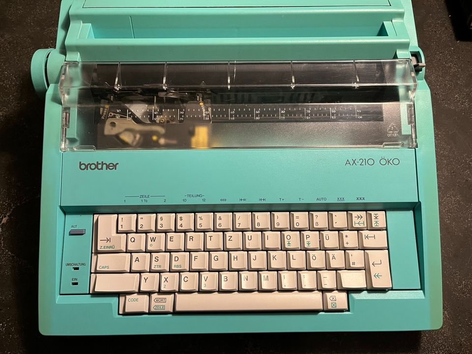 Brother: Elektrische Schreibmaschine,Türkis, AX-210 ÖKO in Schöneiche bei Berlin