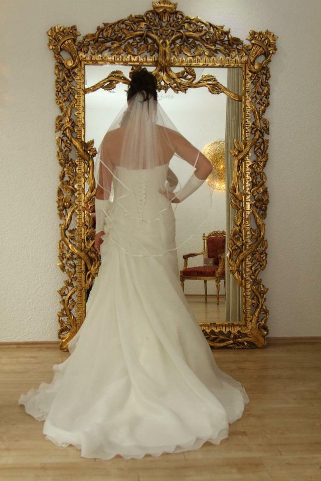 TRAUMHAFTES Brautkleid von Demetrios Cosmobella in Größe S in Lünen