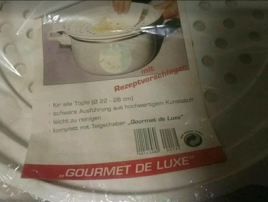 NEU Spätzle Profi Gourmet Nudeln Spätzle Quirl Besteckkasten in Berlin