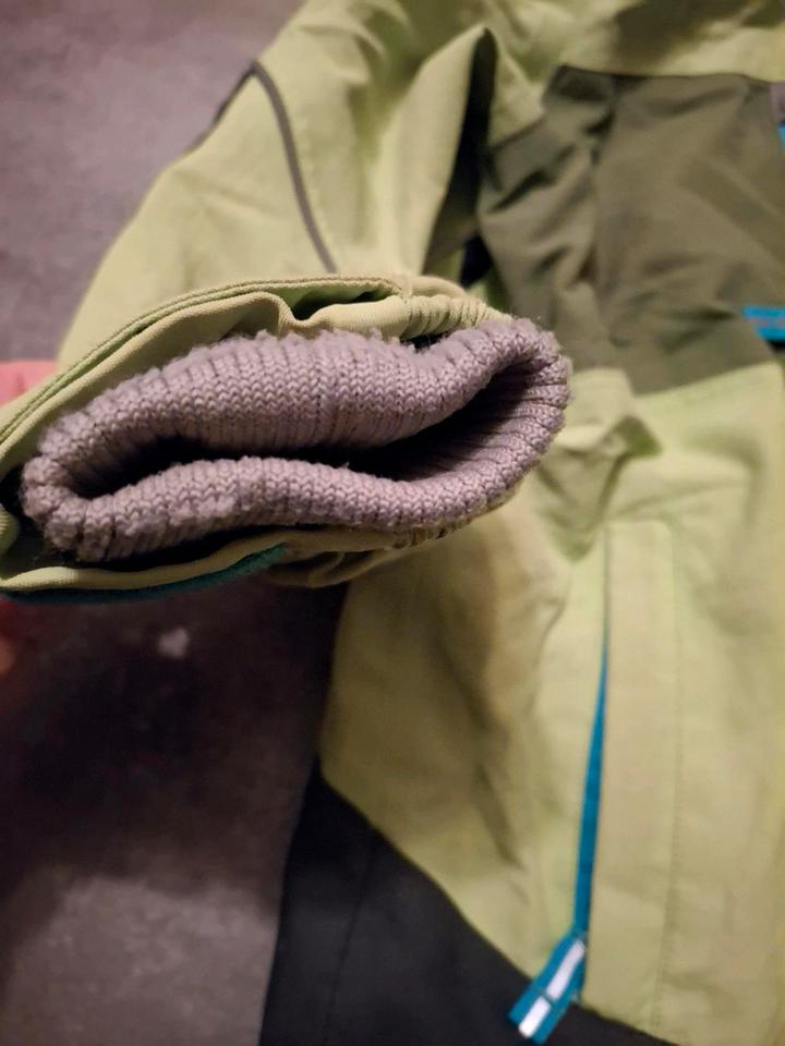 Jako o Jacke gefüttert Wind und Wasserabweisend Gr.116/122 in Harxheim