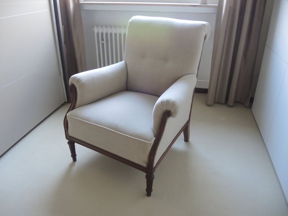 antiker Sessel - 2012 neu aufgepolstert für 650€ in Hausen (Wied)
