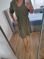 Kleid in Olive Grün mit Bindegurt um die Taille Nordrhein-Westfalen - Würselen Vorschau