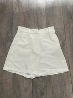 Tolle weiß Sommershorts Business S/36 Pimkie Rostock - Reutershagen Vorschau