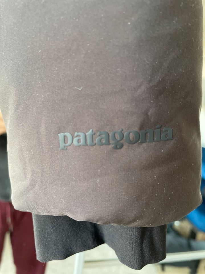 Patagonia Daunenjacke M in Köln