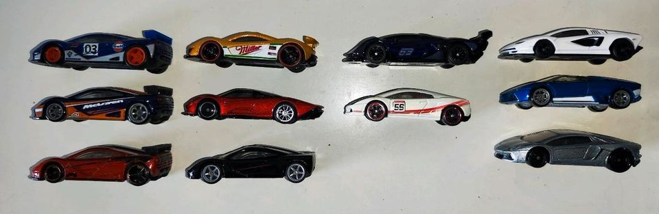 Hot Wheels Premium STH Ferrari US JDM BMW VW Audi Dodge Real pano in Kassel