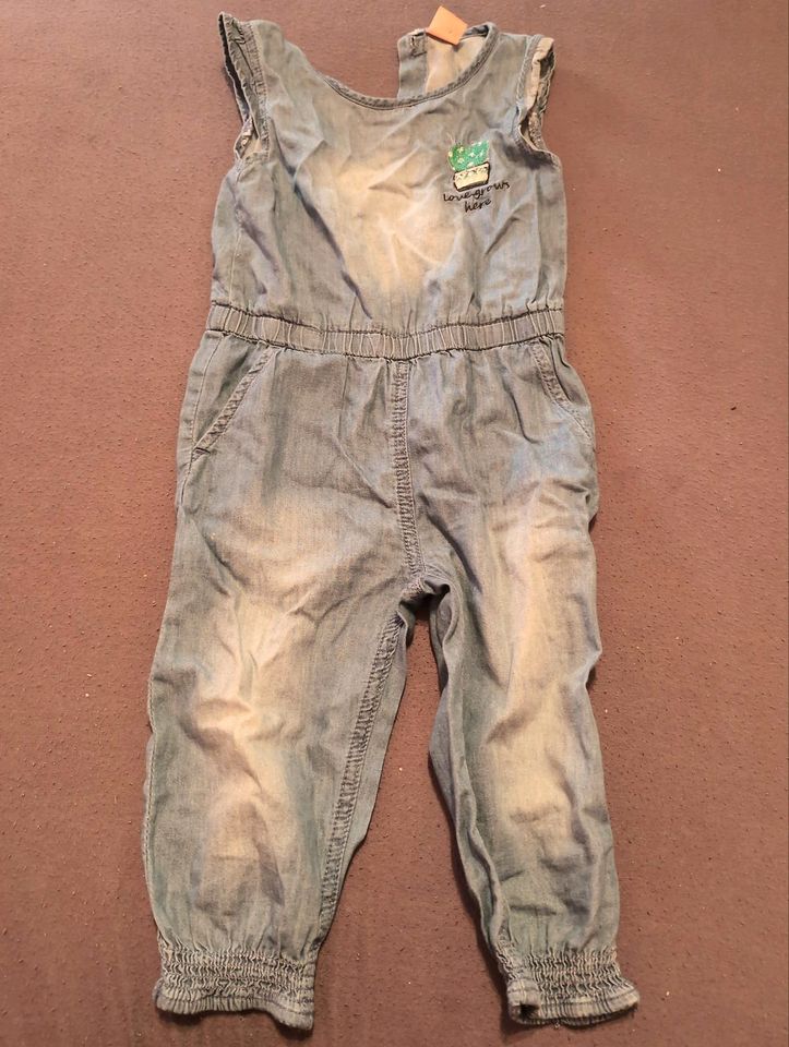 Jumpsuit gr 104 in Recklinghausen