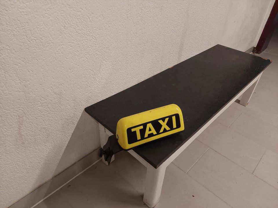 Taxi Schild in Erftstadt