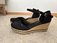 Tommy Hilfiger Sandalen Frankfurt am Main - Oberrad Vorschau
