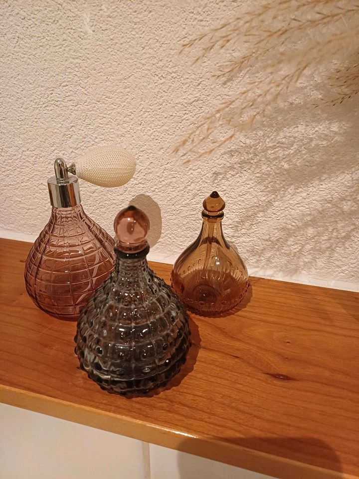 Deko Bad Parfümflaschen Boho Style in Wittlingen
