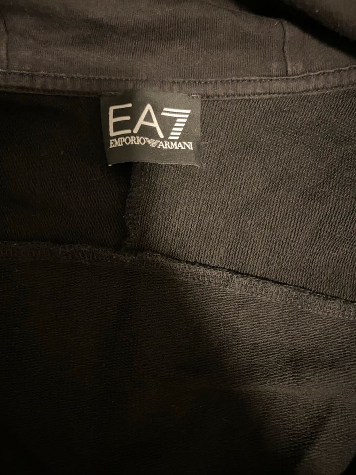 EA7 Armani Jacke in München