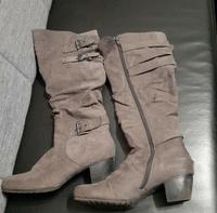 Verkaufe graue lange Damen Stiefel Größe 38 Essen-West - Frohnhausen Vorschau